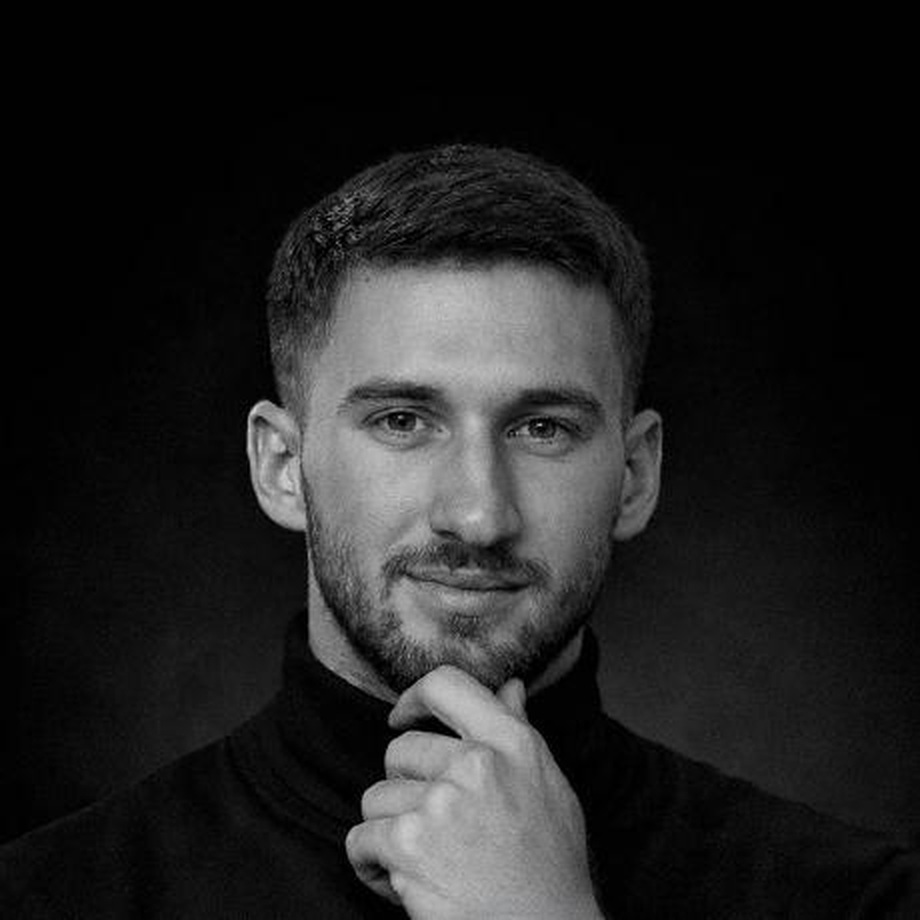 Professional portrait of Rei Doda